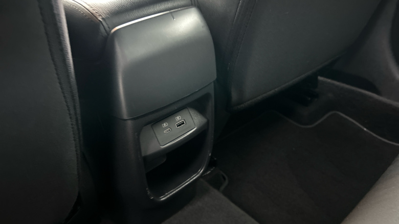 Nissan Juke 1.0 DiG-T N-Connecta 5dr DCT Petrol Hatchback